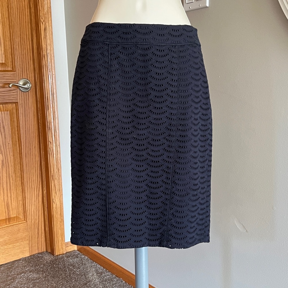 Ann Taylor Petite Navy Eyelet Pencil Skirt 00P